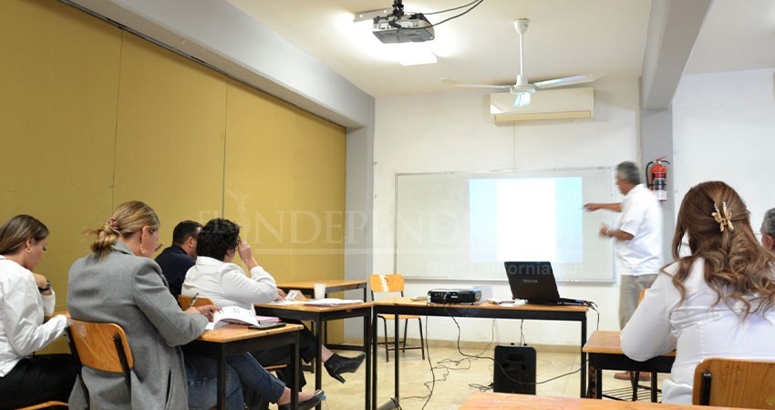 Imparten capacitación para agentes inmobiliarios