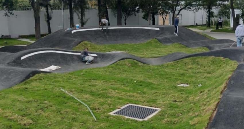 Conade, de Ana Guevara, simula construcción de pista ecuestre