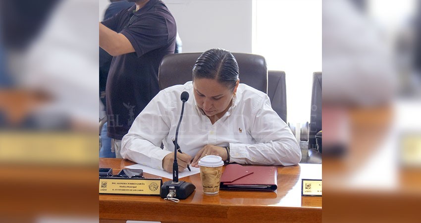 Síndica Municipal "remató" terreno a empresa privada; Linze Rodríguez presentó denuncia penal