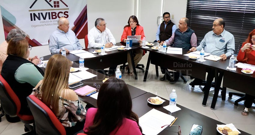 Encabeza gobernador de BCS, sesión del consejo directivo del INVI