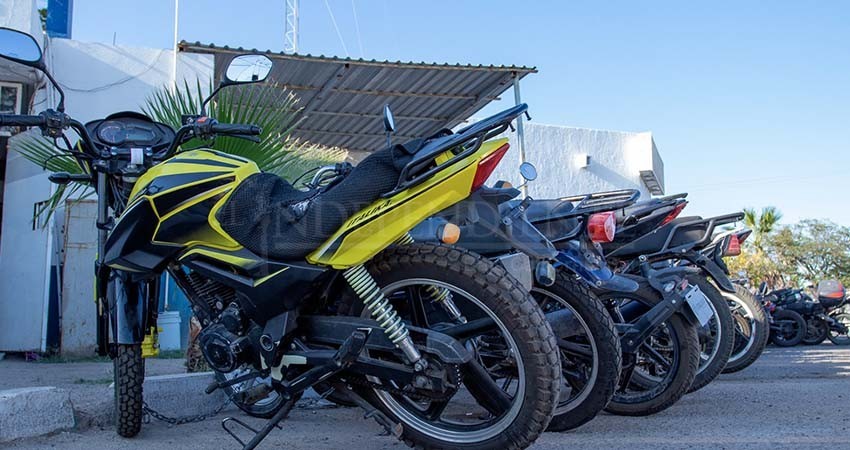 Aplica Tránsito Municipal de La Paz operativo para inspeccionar a motociclistas
