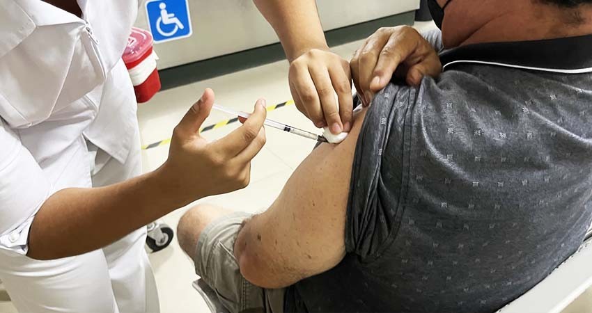 Invita IMSS Baja California Sur a población adulta mayor a vacunarse contra la influenza