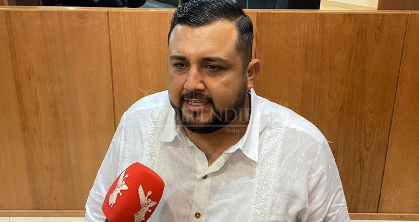 Ex director de comercio de La Paz protesta como diputado; asegura que denuncia del Ayto no es en su contra