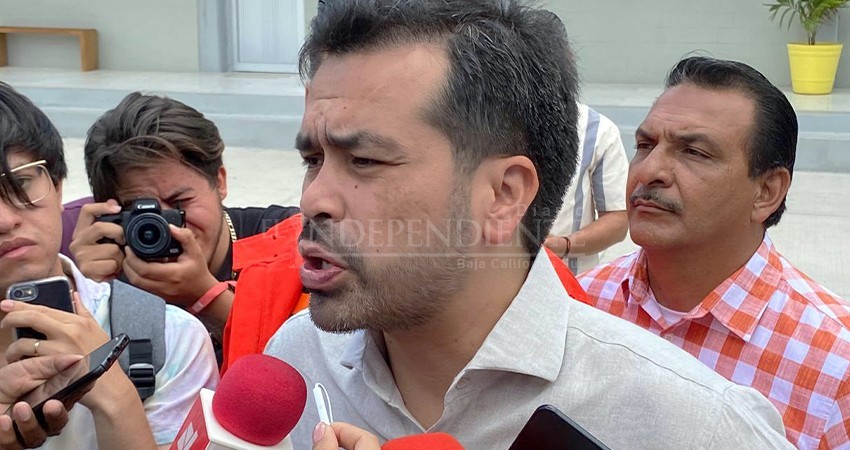 Propone Máynez que hombres que cometan violencia digital no vayan a prisión; que se disculpen