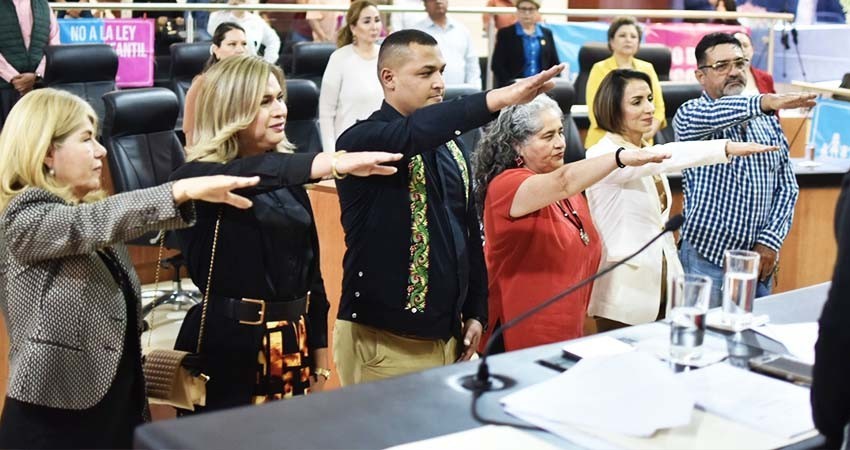 Rinden protesta los integrantes del Consejo Estatal para Prevenir y Eliminar la Discriminación