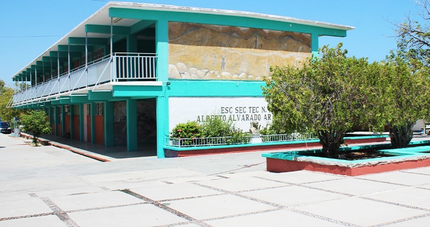 Por eclipse solar suspenden clases para este lunes en BCS