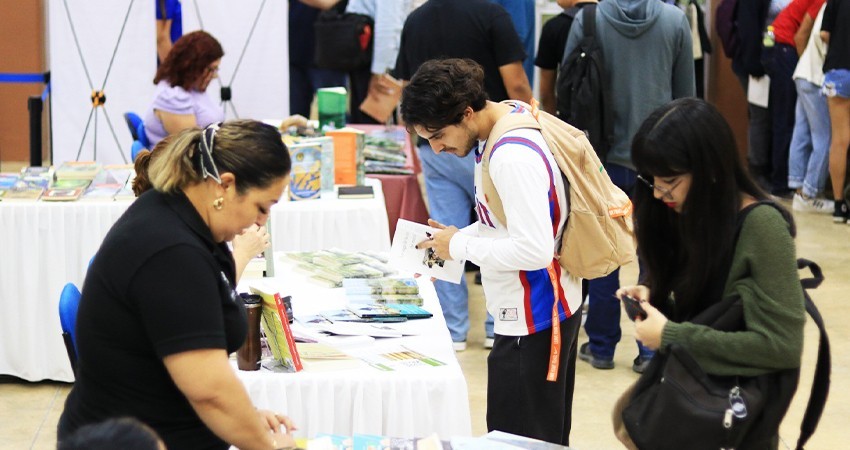 Inician actividades en UABCS sobre el Coloquio Universitario del Libro Sudcaliforniano