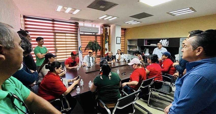 Atiende gobierno del estado planteamientos de docentes de BCS