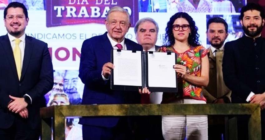 AMLO firma decreto del Fondo de Pensiones para el Bienestar; pagará la primera el 1 de julio de 2024