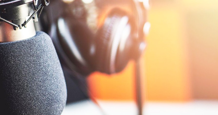 Ofrece ICATEBCS curso de locución