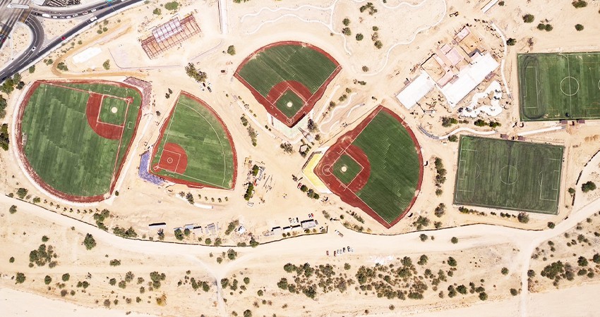 Supervisan avances en la obra deportiva en El Piojillo