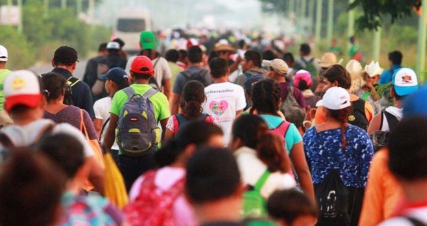 Morena prevé iniciativa para proteger migrantes mexicanos