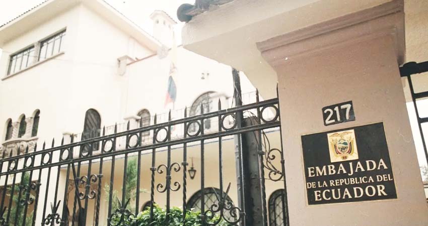 Ecuador anuncia el cierre de sus consulados en México