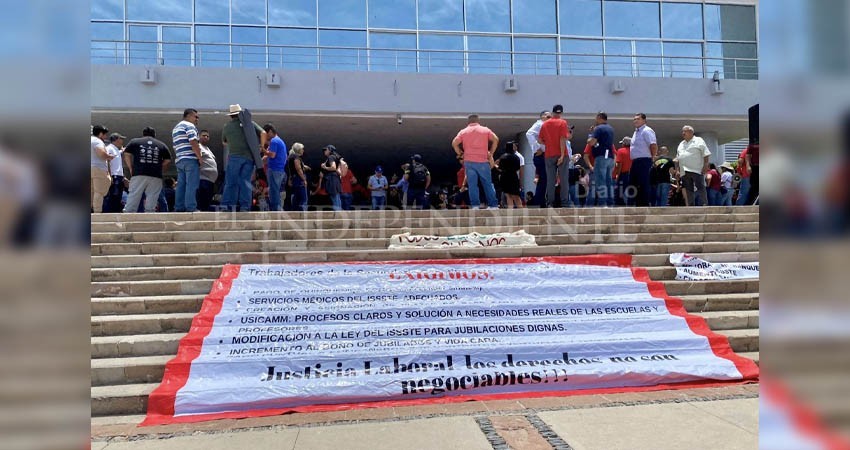 Llaman a una reunión este martes entre gobierno del estado y el magisterio