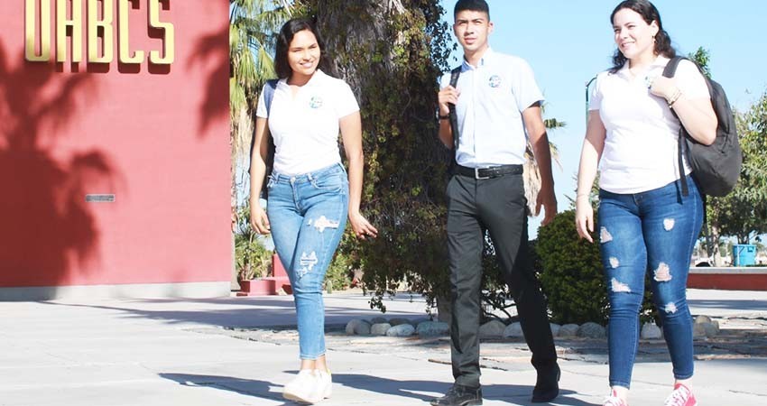 Abre UABCS periodo de solicitud para becas de exención de pago semestral