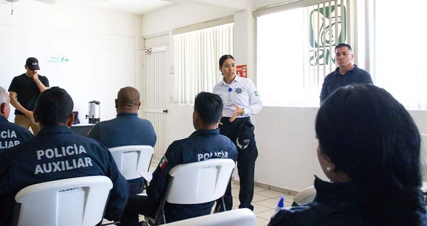 Policías auxiliares de La Paz reciben capacitación en temas de función policial, protección y vigilancia