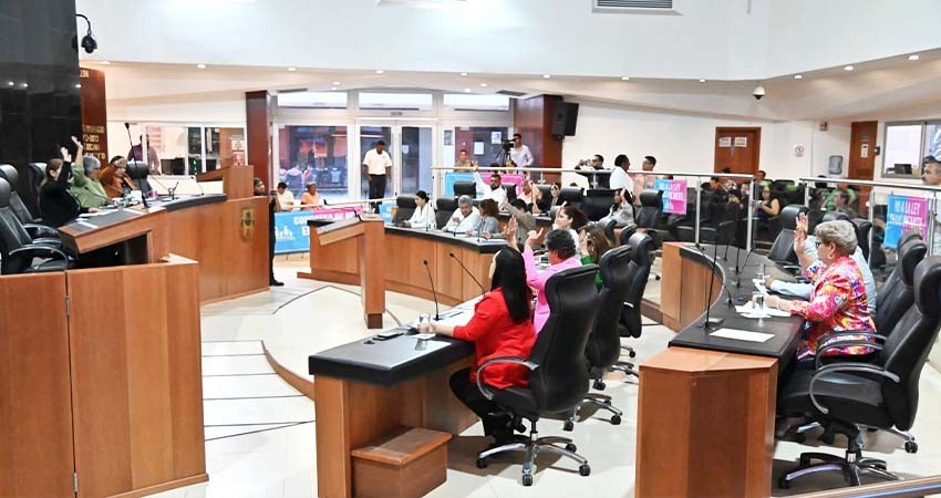 Emite Congreso Reglamento de Parlamento de Mujeres