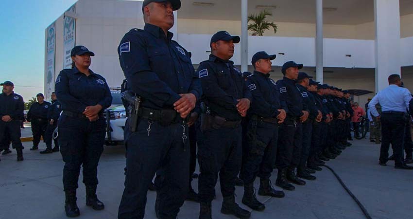 Reciben Policías Municipales de La Paz bono de riesgo