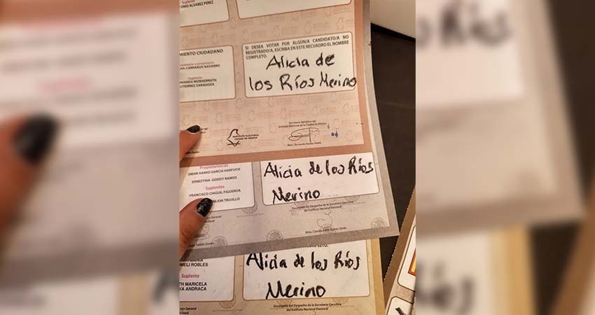 Cientos de mexicanos votan por los desaparecidos en forma de protesta