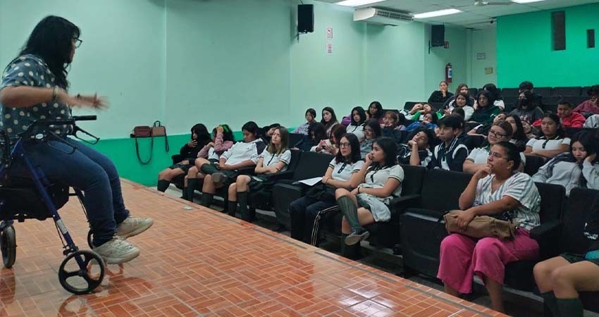 UABCS ofrece plática sobre responsabilidad social, inclusión y nuevas masculinidades a estudiantes del CONALEP