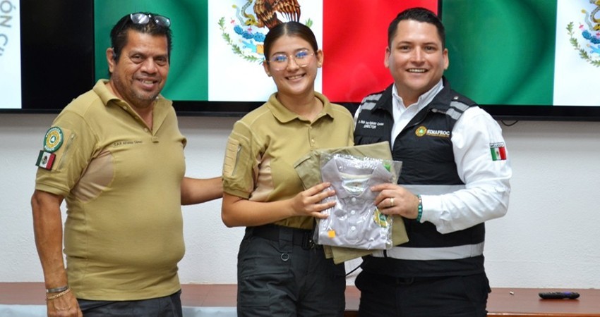 Entregan uniformes a personal de atención prehospitalaria de Protección Civil Municipal