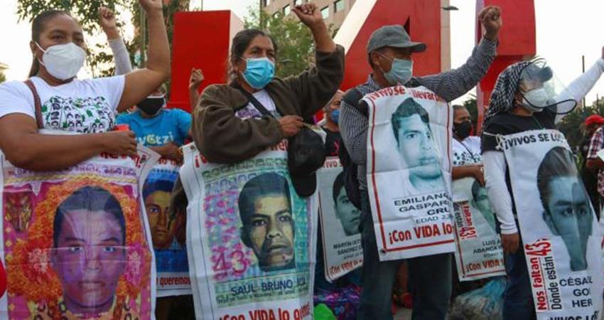 Padres de estudiantes de Ayotzinapa se reunirán con Sheinbaum el 29 de julio