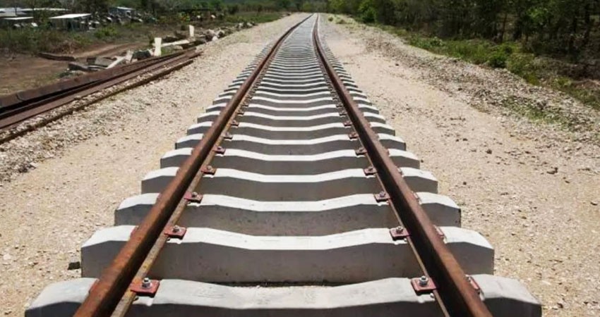 Anuncia Sheinbaum plan de 3,000 nuevos kilómetros de vías férreas para pasajeros
