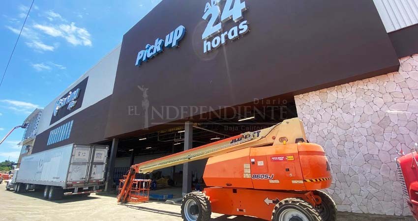 Sin puente peatonal. Soriana Hiper Tezal abrirá hoy sus puertas