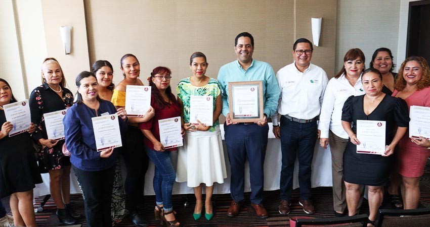 Egresa la primera generación de camaristas certificadas en La Paz