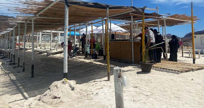 Retira Ayuntamiento objetos que impedían el libre tránsito en playa Pichilingue
