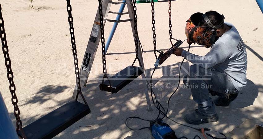 Rehabilita Servicios Públicos Municipales parque en Álvaro Obregón