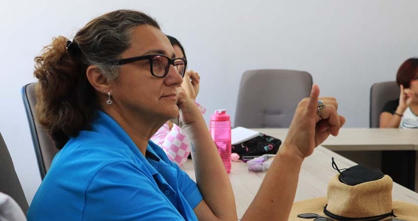 Estudiantes y personal de la UABCS se capacita en la lengua de señas mexicana