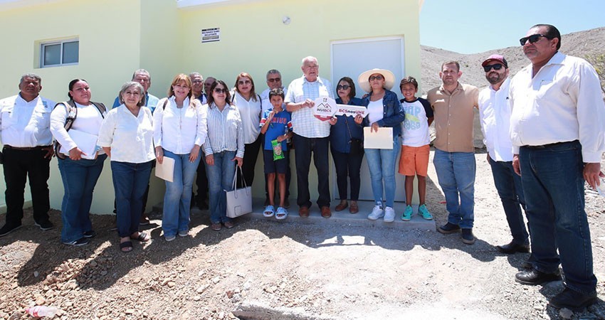 Con una inversión de 10.4 mdp, entrega gobernador Castro Cosío 24 viviendas en Isla Magdalena y Puerto Alcatraz