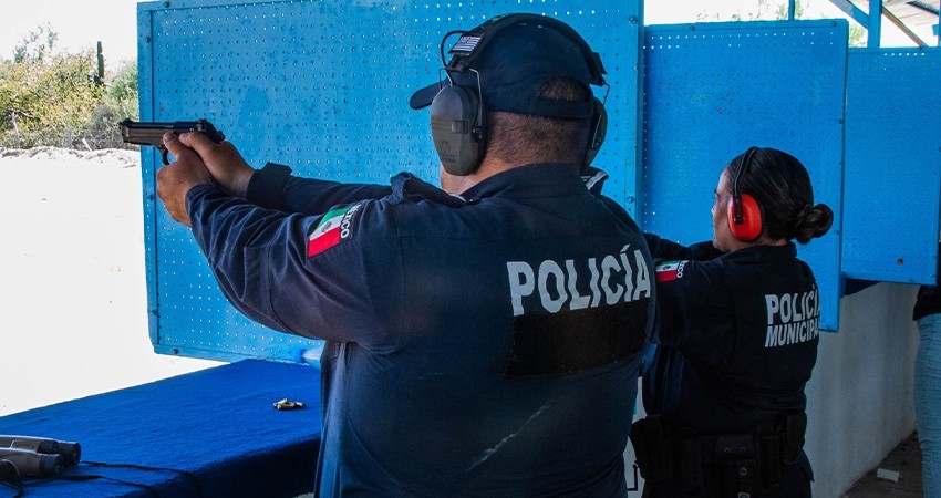 Ganan Policías Municipales de La Paz terceros lugares en competencia de tiro