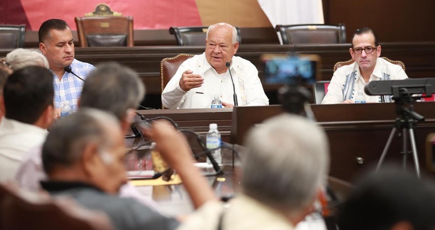 Llama Castro Cosío a garantizar certeza jurídica a familiares durante el mes del testamento