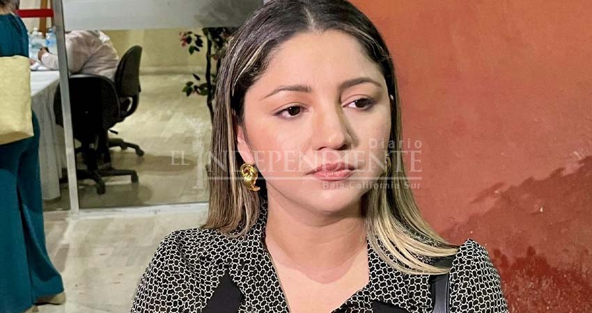 Más de 50 comerciantes ambulantes son retirados diariamente del malecón de La Paz