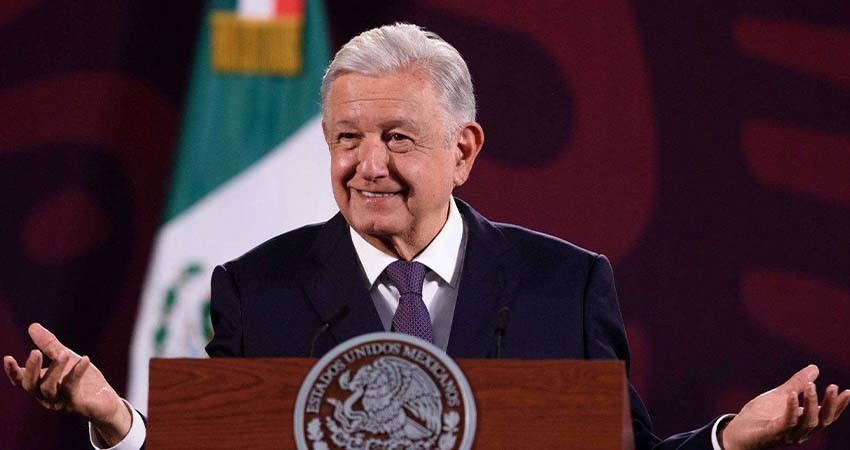 AMLO pide a Morena apoyar a Sheinbaum al despedirse de la vida pública en México