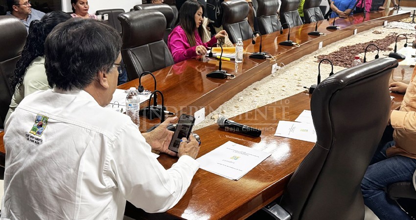 Cierra administración de Los Cabos sin publicar PDU; Irene Galindo y Héctor Ceseña se van sin firmar