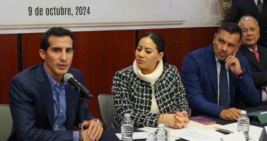 Rommel Pacheco garantiza becas para deportistas al asistir al Senado