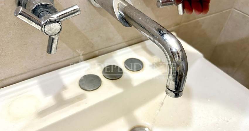 Ciudadanos reclaman agua al alcalde de Los Cabos; preparan marcha