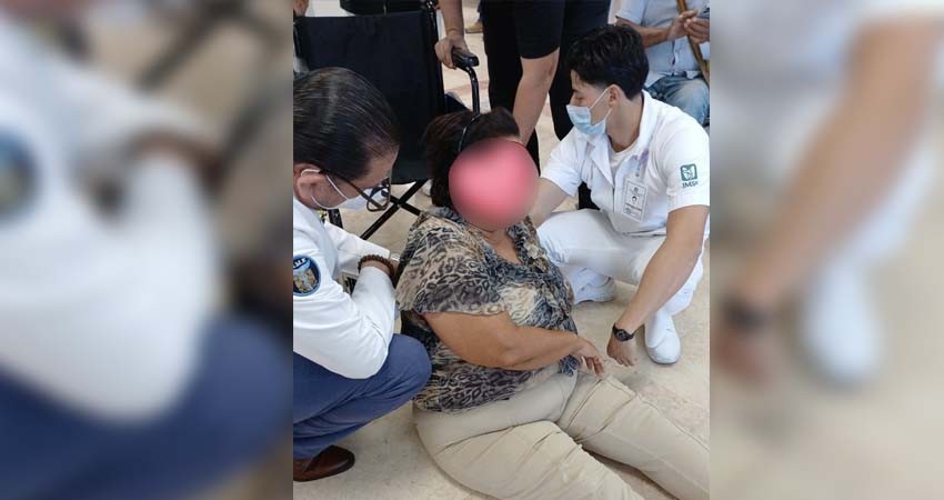 Mujer cae dentro la clínica 40 del IMSS y la mandan a revisión de fractura a la 1
