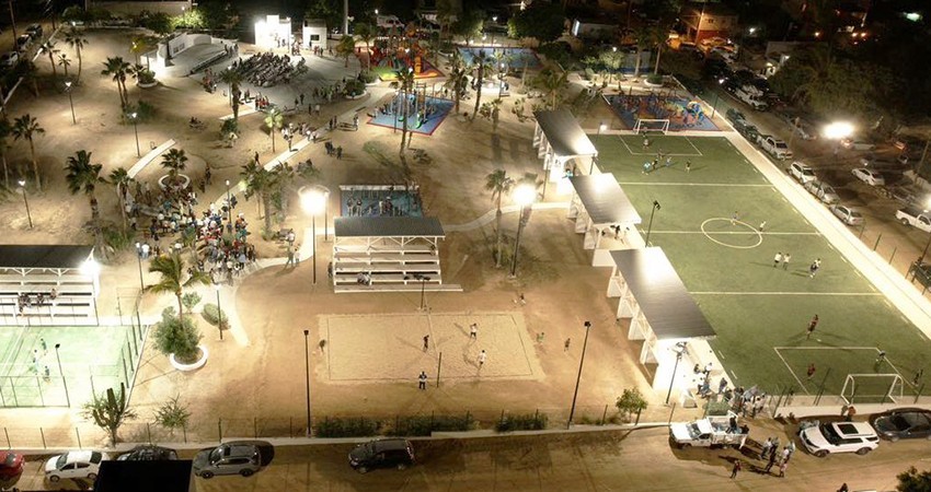 Entrega Castro Cosío parque público en la colonia la playa, de SJC