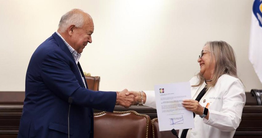 Confirman a Ana Luisa Guluarte como titular de la Secretaria de Salud en BCS