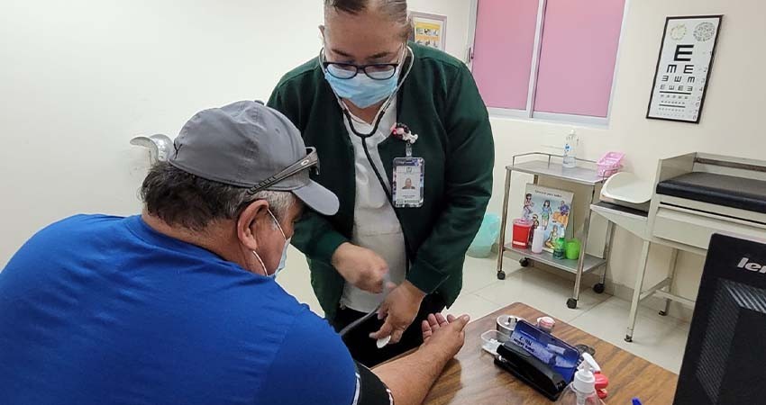 Llaman a pacientes con diabetes a prevenir padecimientos como pie diabético