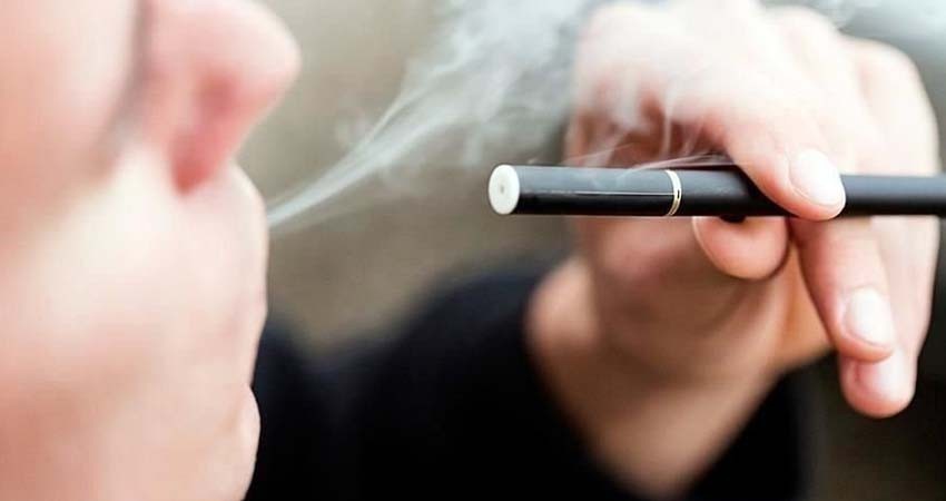 Exigen senadores freno a venta de cigarros electrónicos a menores de edad