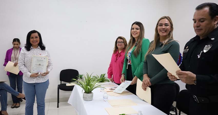 Reciben más de 30 servidores públicos de seguridad pública constancia con valor curricular
