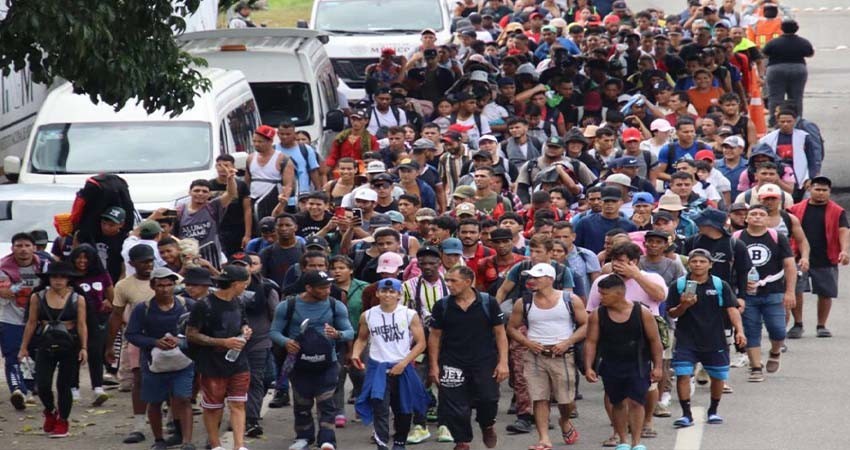 Migrantes preparan salida desde la frontera sur de México