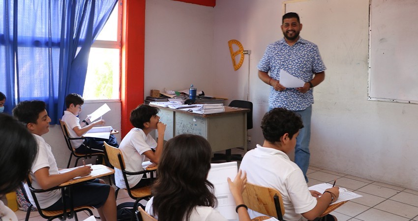 Asigna SEP más de 400 plazas definitivas y temporales a docentes de nivel básico