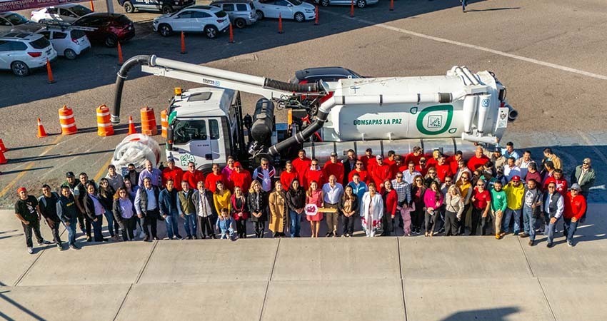 Con una inversión de 18 mdp, entregan al OOMSAPAS La Paz una nueva unidad Vactor