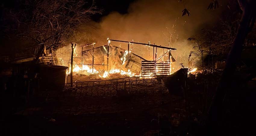 Bomberos trabajaron sin cesar durante la celebración de Navidad